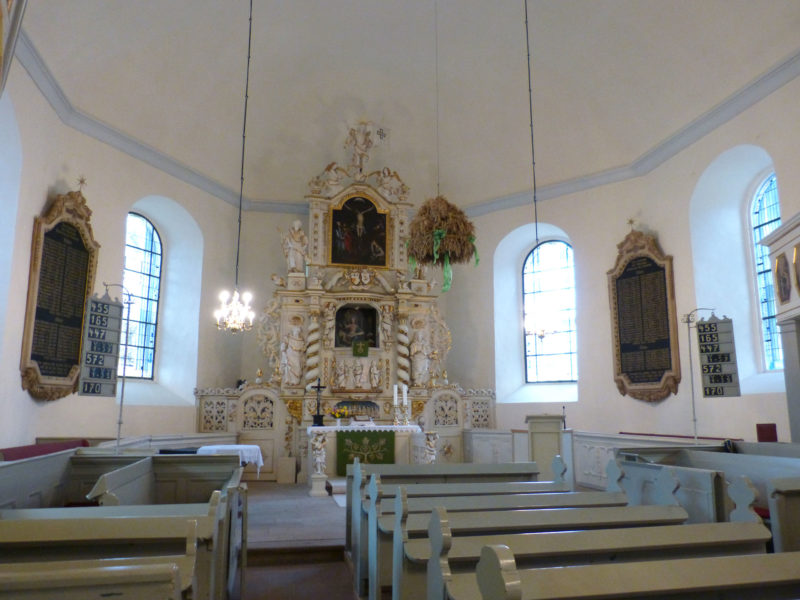 Kirche Altar nachher